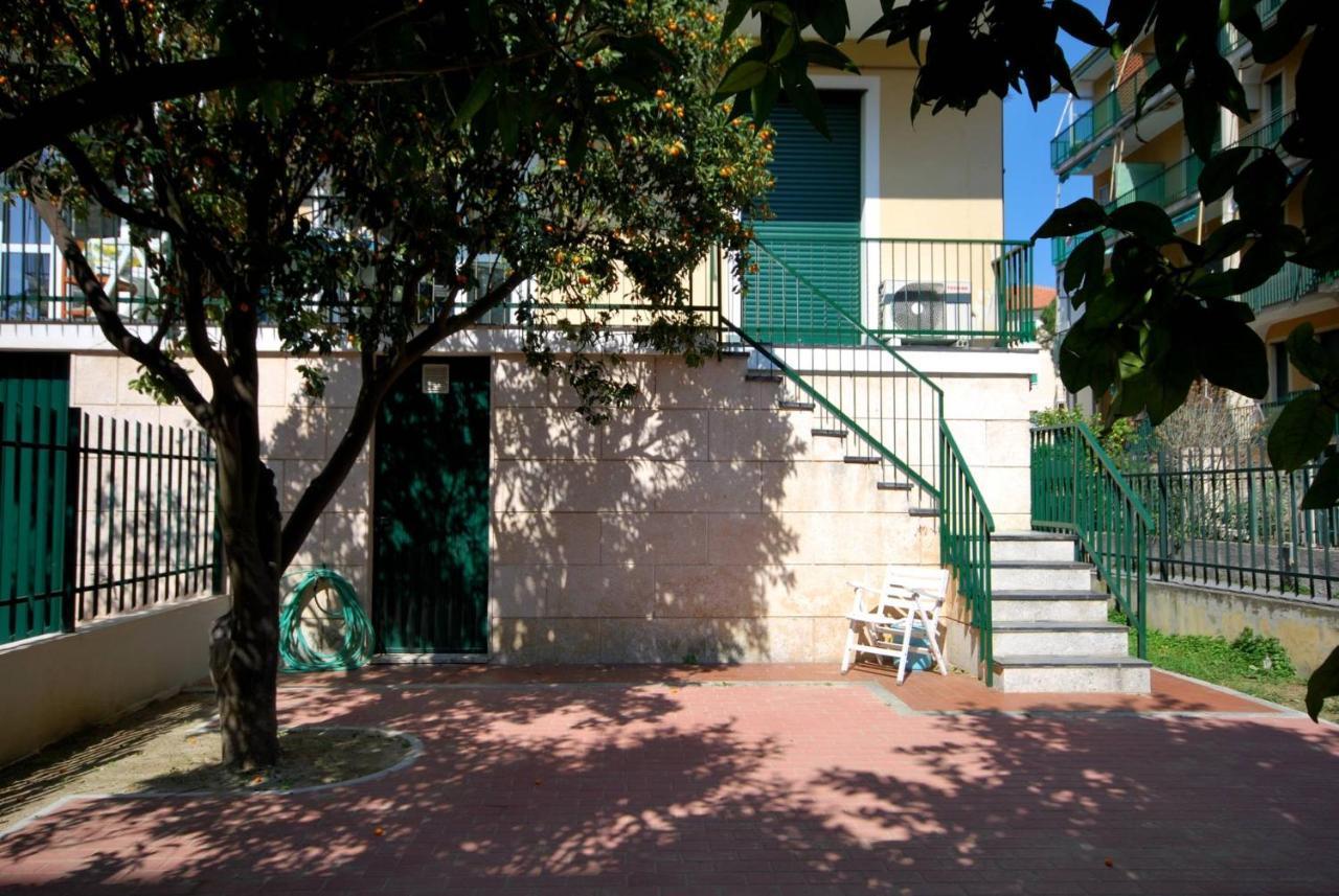 Appartamenti Con Giardino E Posto Auto Per Famiglie Finale Ligure Dış mekan fotoğraf