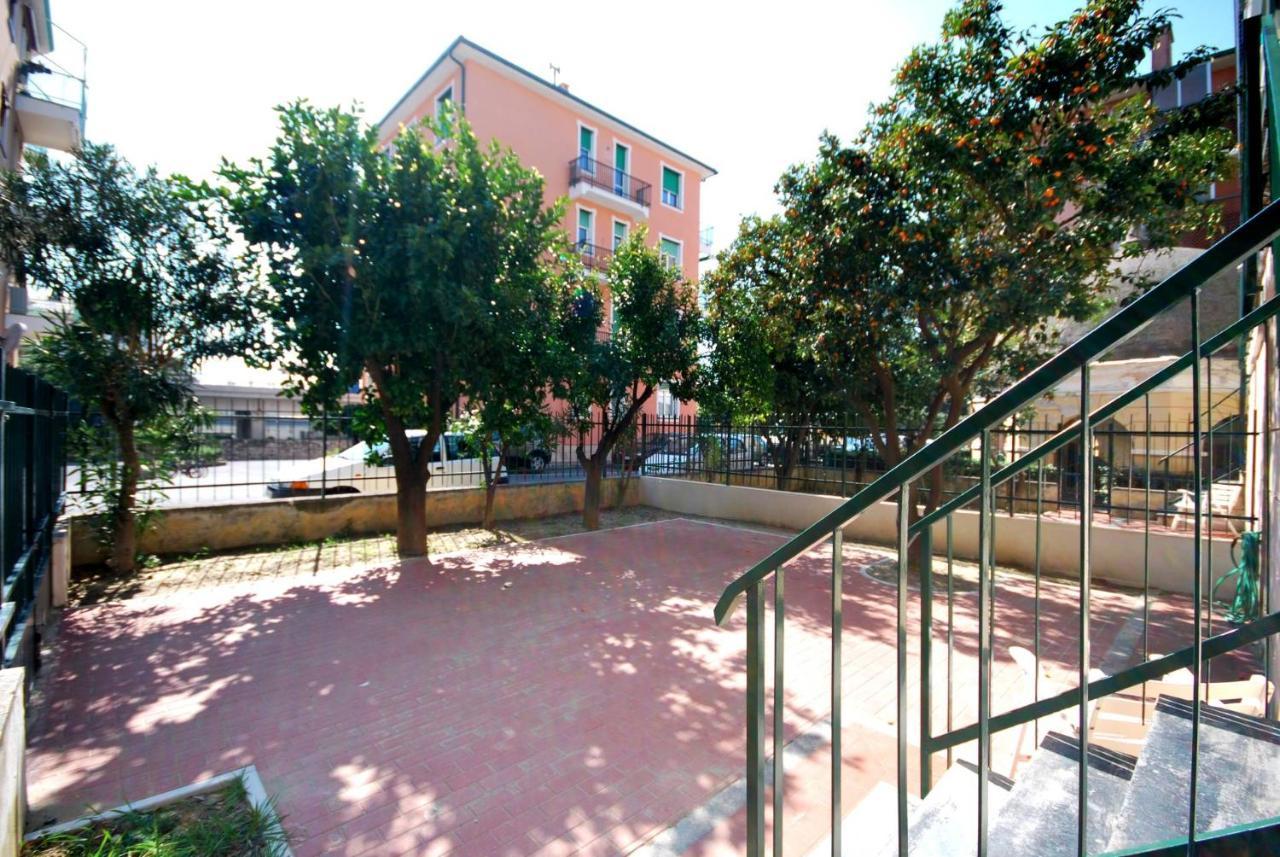 Appartamenti Con Giardino E Posto Auto Per Famiglie Finale Ligure Dış mekan fotoğraf
