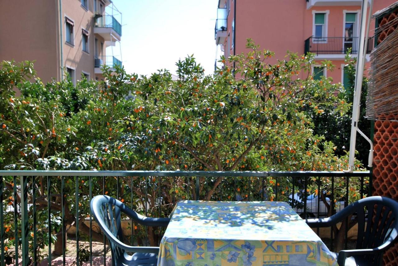 Appartamenti Con Giardino E Posto Auto Per Famiglie Finale Ligure Dış mekan fotoğraf