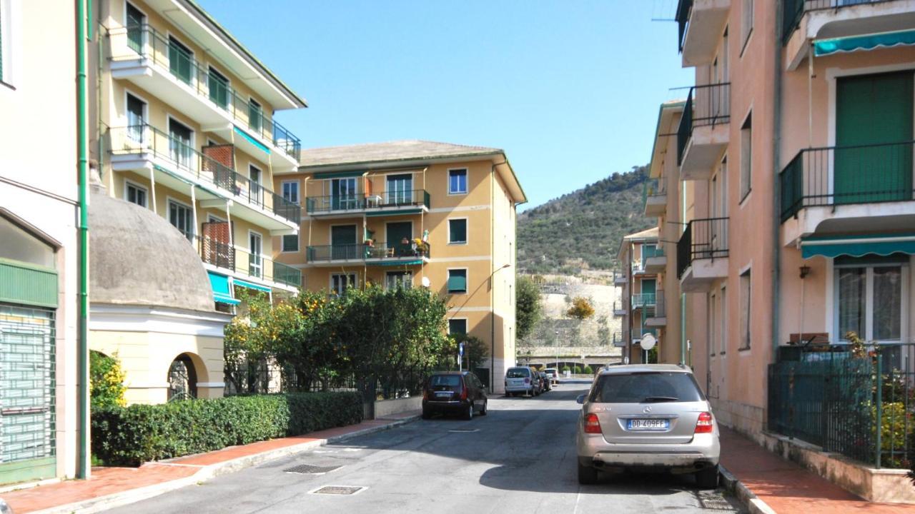 Appartamenti Con Giardino E Posto Auto Per Famiglie Finale Ligure Dış mekan fotoğraf