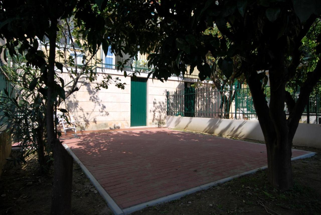 Appartamenti Con Giardino E Posto Auto Per Famiglie Finale Ligure Dış mekan fotoğraf